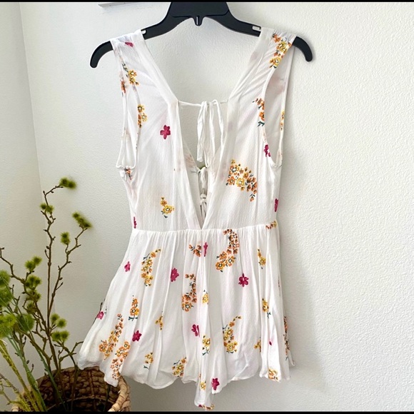 Urban Outfitters White Floral Romper - Picture 13 of 13